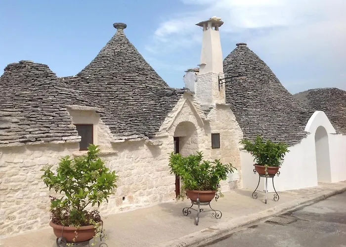 Tipico מלון דירות 3*